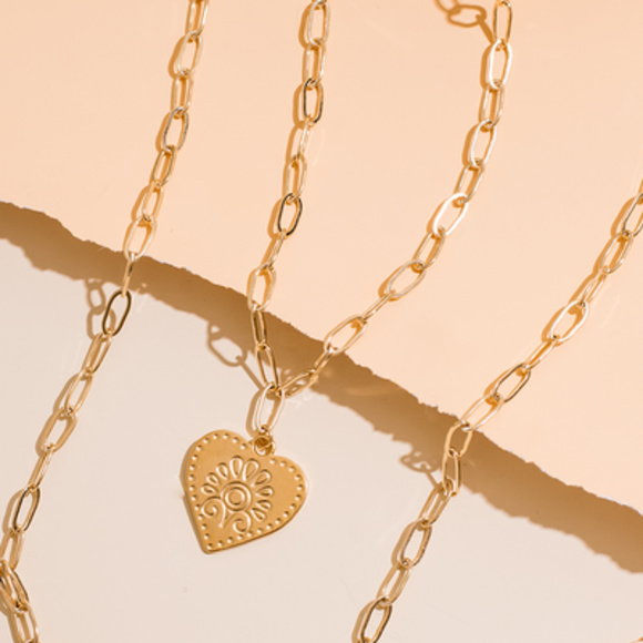 TESS + TRICIA Gold-plated Heart Pendant Necklace - Picture 1 of 5